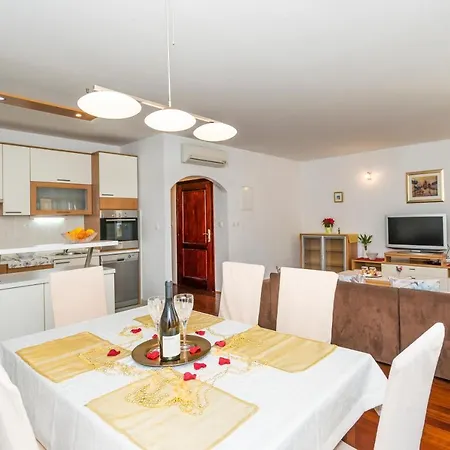 Apartment La Grande Old Town