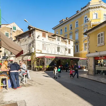 Apartment La Grande Old Town *