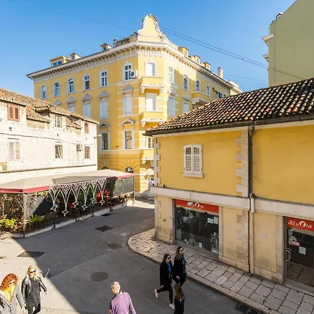 La Grande Old Town * Split